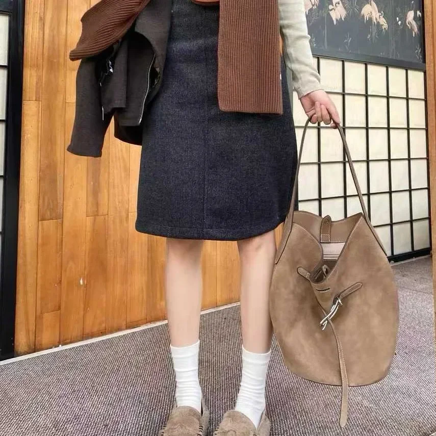 

2026 New Niche Design Premium Bucket Bag Retro Matte Leather Suede Bag Portable Commuter Casual Versatile Bag