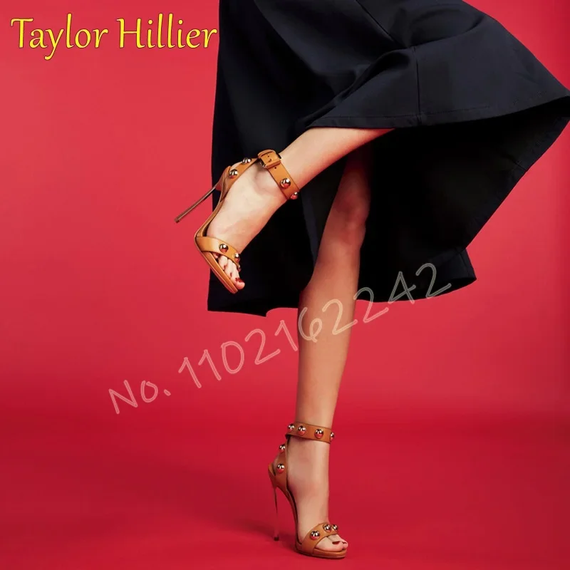 

Yellow Pu Button High Heels Round Head Metal Heel Belt Buckle Sandals Sexy Party Nightclub Dinner High Heels Women'S Summer New