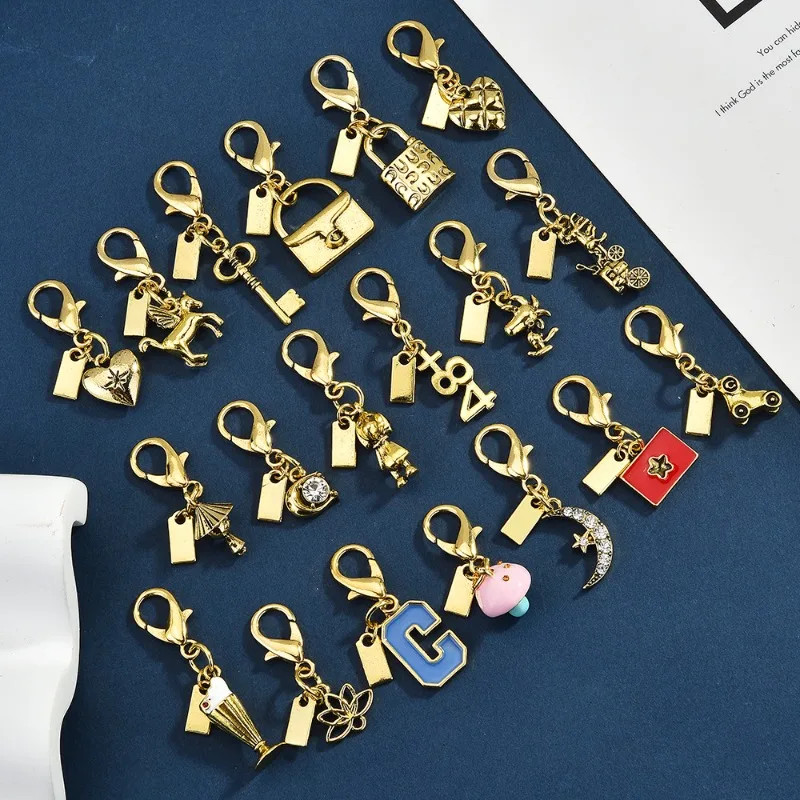 

Keychain heart-shaped letter bag pendant accessories, multiple personalized spliced accessories, small pendants
