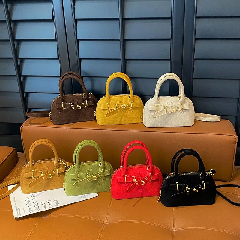 

Luxury Women's Messenger Bag Handcrafted From Soft Leather With Famous Designer Influence Elegant And Durable