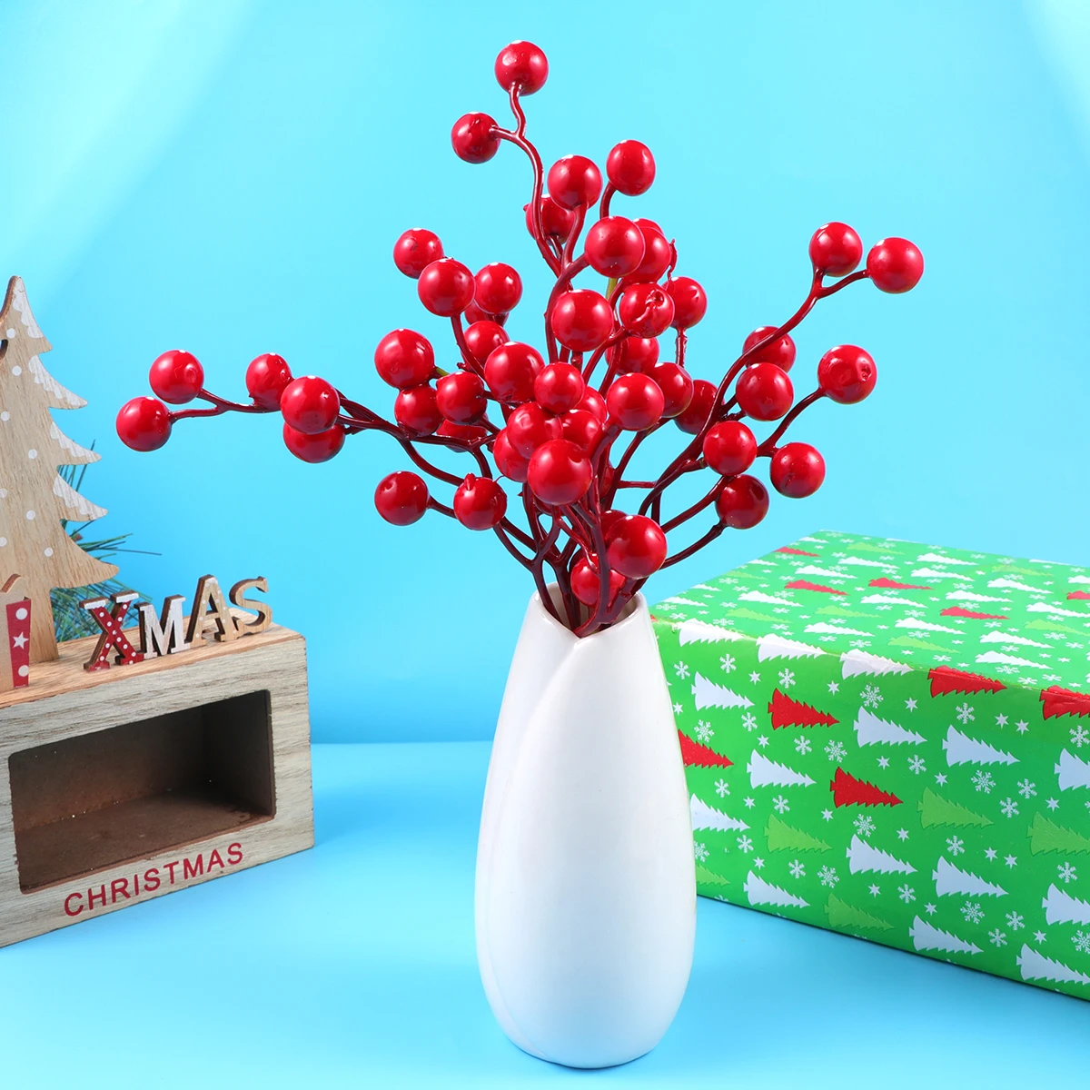 

16pcs Simulated Christmas Stems Red Berry Adornments Xmas Decorations For Garland Tree Wreath Centerpiece Bouquet Party Wedding