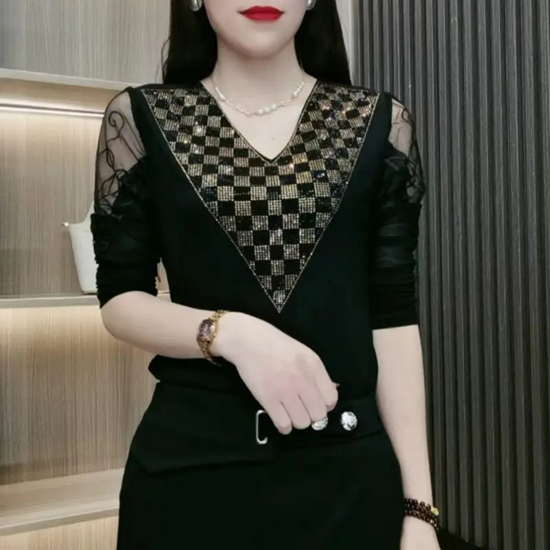 Fashionable V-Neck Diamonds Spliced Tops Women's Clothing 2023 Korean All-match Long Sleeve Loose Pullovers T-shirt for Female