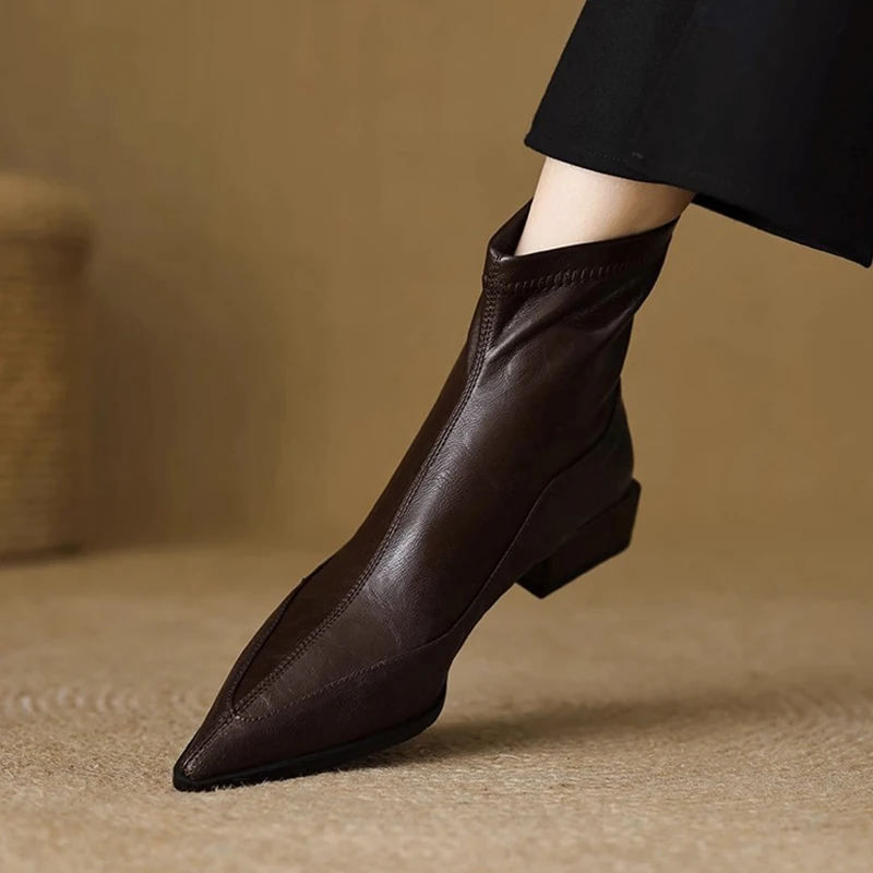 أشار تو عالية الكعب النساء حذاء من الجلد ماركة أحذية امرأة الشتاء الكلاسيكية مضخات 2025 مثير أحذية بوت قصيرة تشيلسي الجلود بوتاس سيدة #4