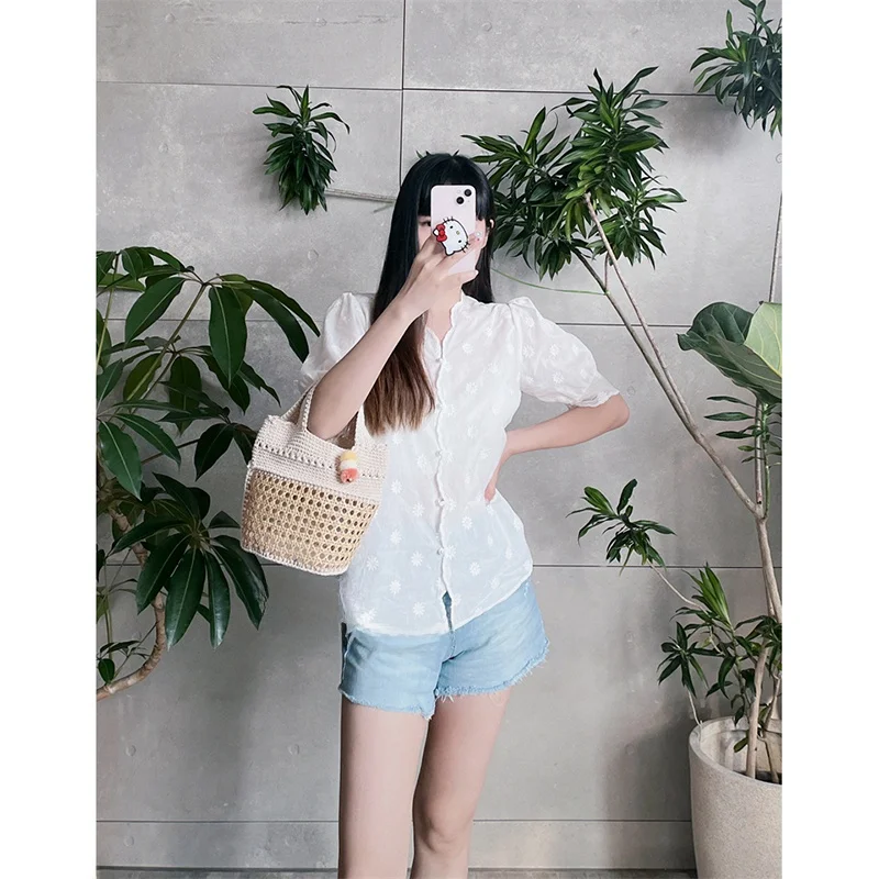 

Белая хлопковая рубашка Susan с коротким рукавом, V-образным вырезом и вышивкой цветов, в ретро-стиле, для повседневной носки, весна-лето