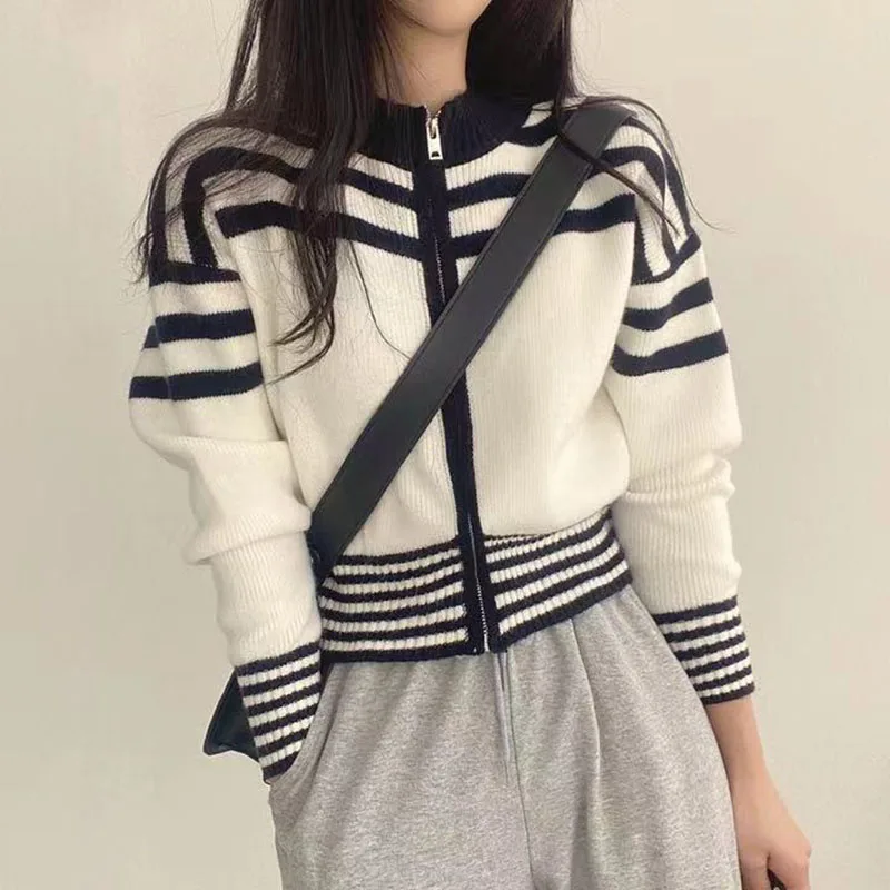 Zoki Vintage Striped Cropped Cardigan Women Long Sleeve Casual Korean Knitted Tops Fall Zipper Stand Collar Elegant Cardigan New