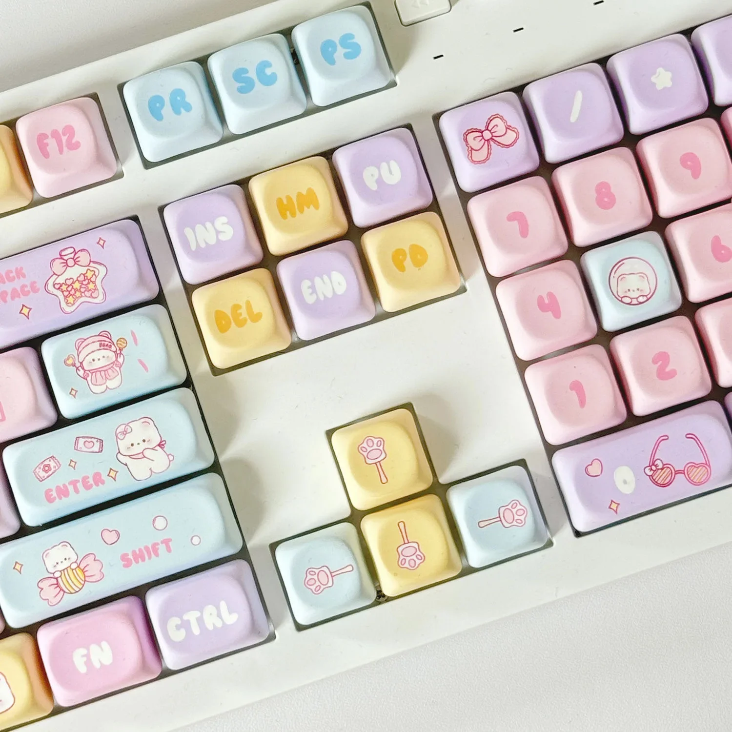 Imagem -03 - Keycap Cute Candy Bear Theme Cap Teclado Mecânico Layout Ansi Nice Pbt Keycap mx Switch 131 Chaves