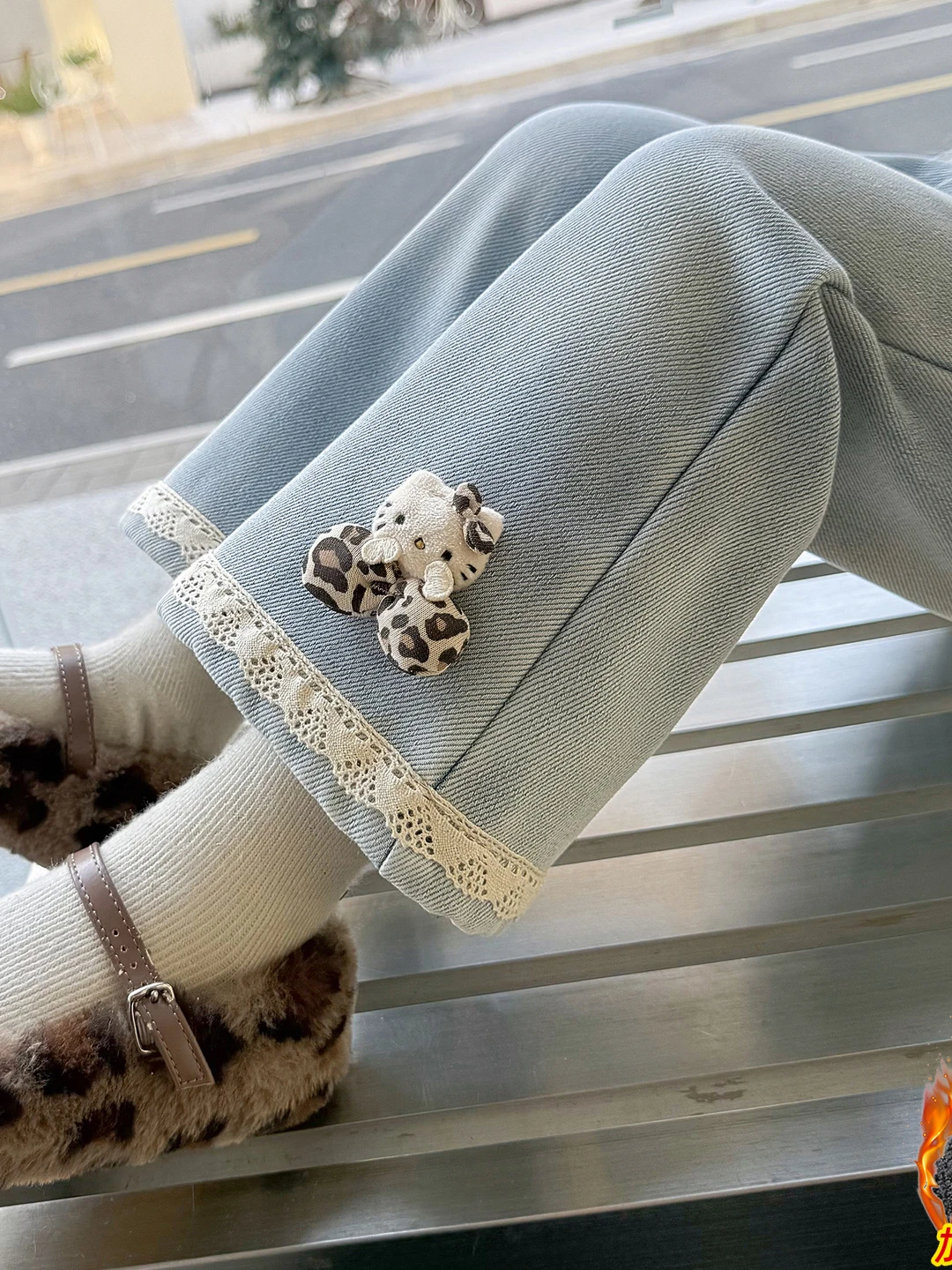 

Джинсовые джинсы Thiened Fce Bell Bot для девочек, весна-осень-зима, Новое поступление, детские теплые длинные футболки с рюшами и воланами