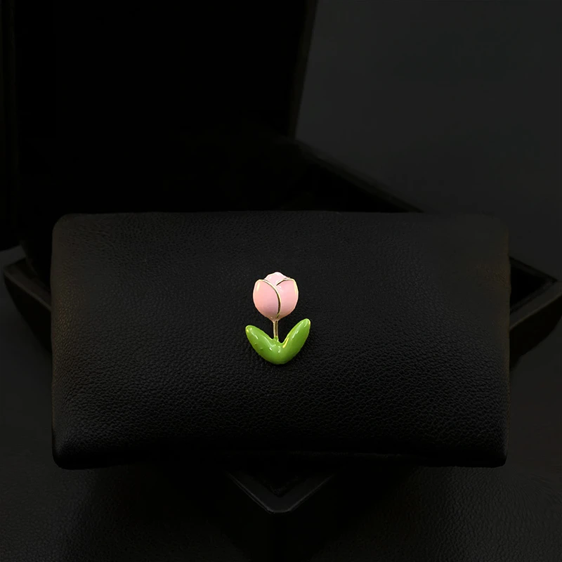 

Beautiful Tulip Brooch Women's Suit Neckline Anti-Exposure Buckle Artifact Flower Small Enamel Pin Ornament Corsage Jewelry 5617