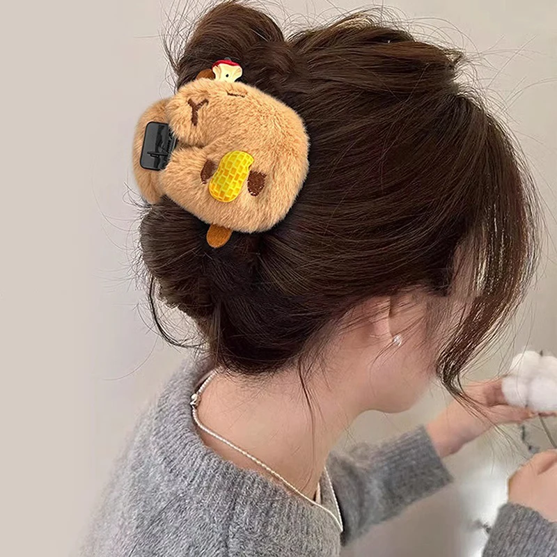 Peanut and Melon Seeds Double-sided Cute Capybara Plush Hair Claws Half Tie Back of the Head Updo Hair Hairpin Shark Clip