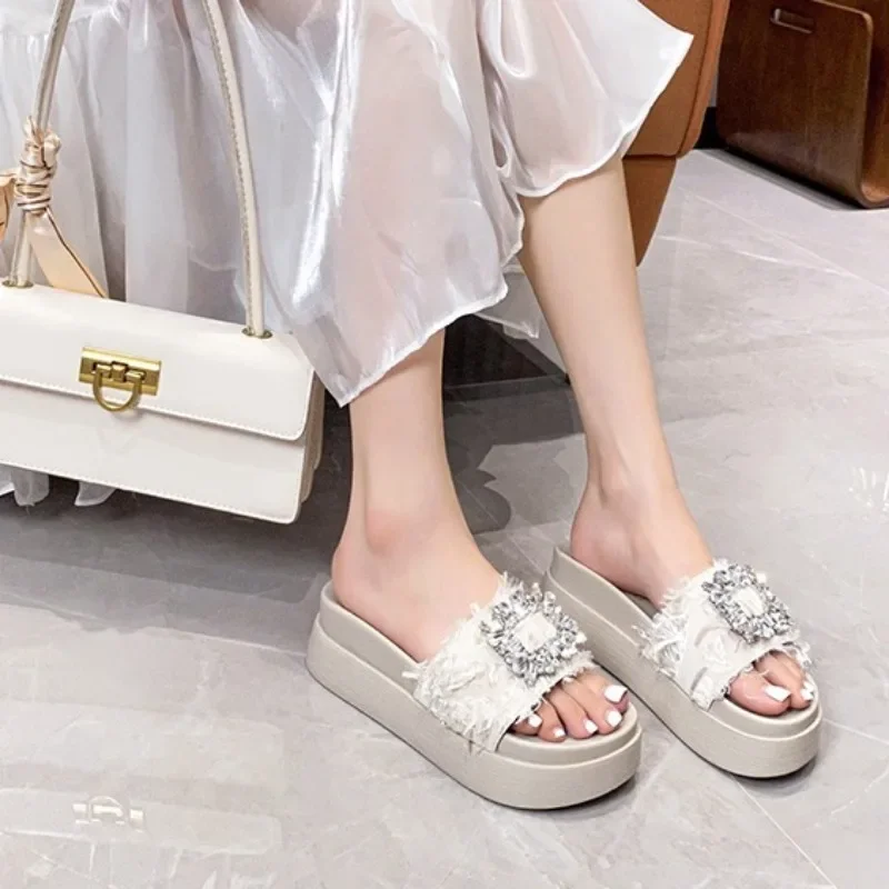 2024 Womens Summer New Style Shiny Rhinestone Designer Simple Solid Color Sandals Women Sexy Open Toe Party Dress Women Slippers