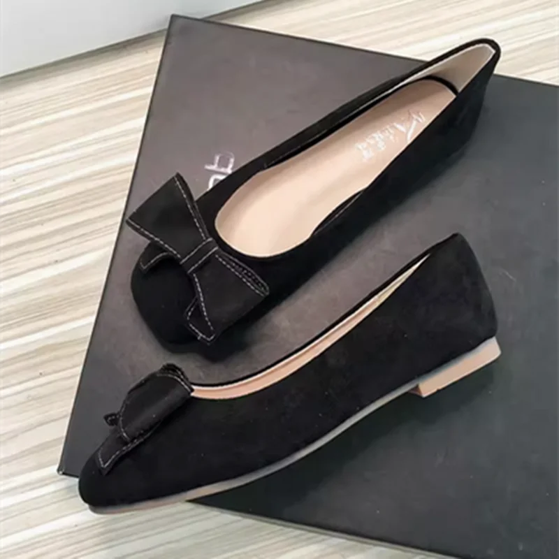 Lady Designer Plus Size Shoes 43 44 45 46 Seam Bow Flats punta quadrata scarpe larghe Flock Driving Slip-On Ballet mocassini