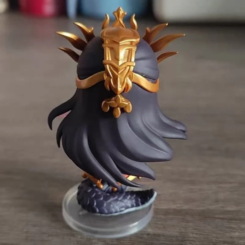 Modello di personaggio versione Q di Titan Fighting The Sky Medusa Anime Periferico Genuino Modello di bambola Giocattolo Ornamento Giocattolo da collezione Regalo