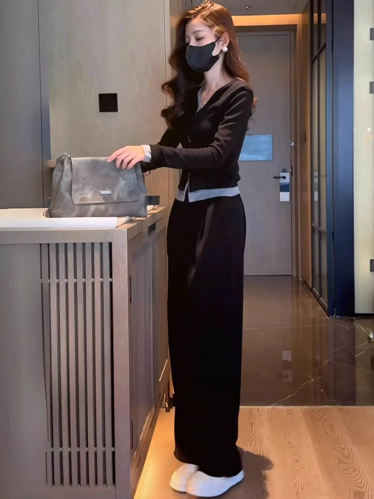 

Модный спортивный костюм для женщин: брюки с высокой талией и широкими штанинами, футболка с длинным рукавом, комплект из двух предметов, наряд для весны и осени