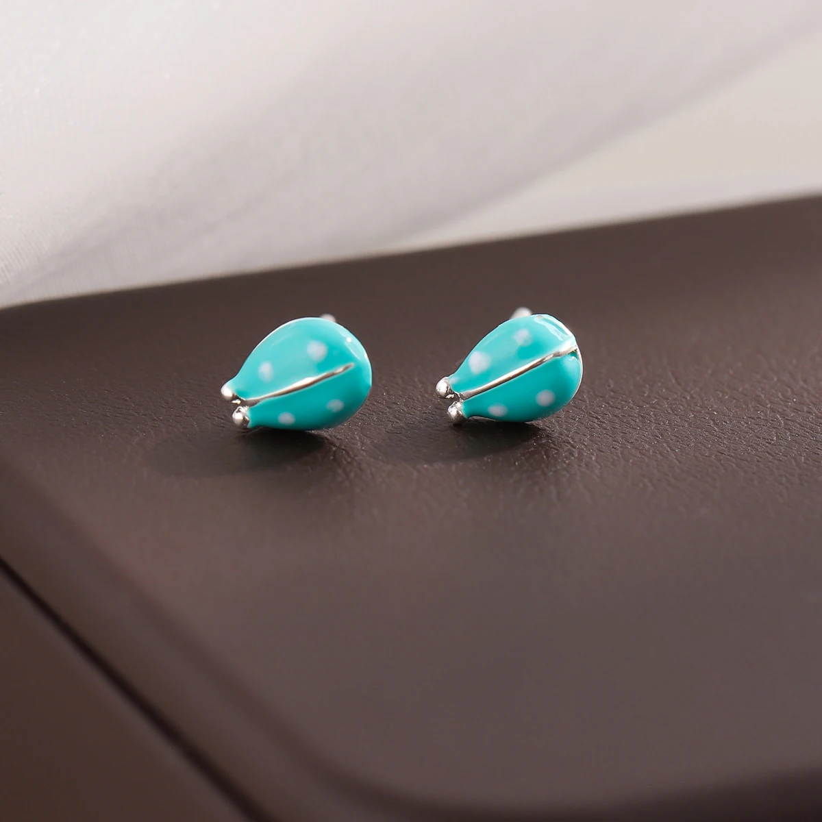 New Arrival Creative Fashion Sweet Green Little Ladybug 925 Sterling Silver Personality Cute Popular Stud Earrings    E089