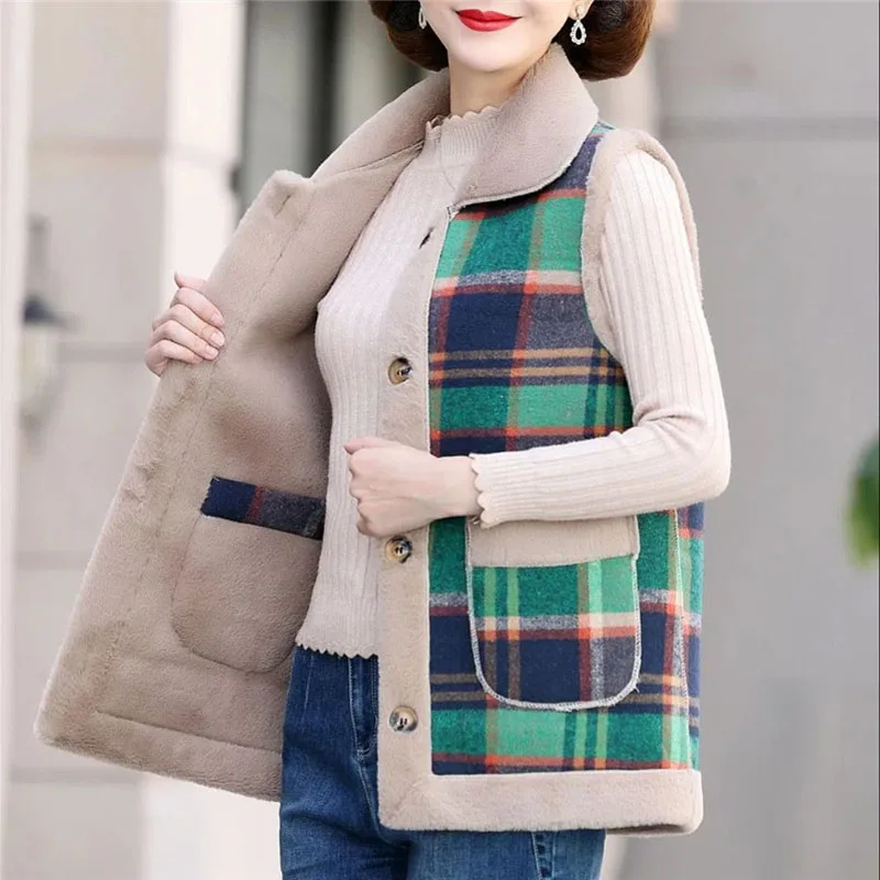 

2022 Both Sides Wear Vest Jacket Women Autumn Winter Vests Velvet Padded Waistcoat Middle-Aged Old Mothers Plaid Sleeveless Coat