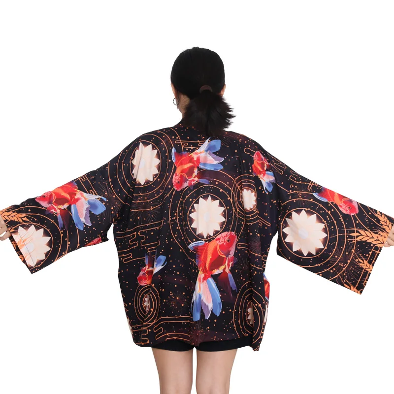 Kimono japonais imprimé de dessin animé pour hommes et femmes, cardigan Harajuku, chemise traditionnelle Haori, entreMiMiSamurai