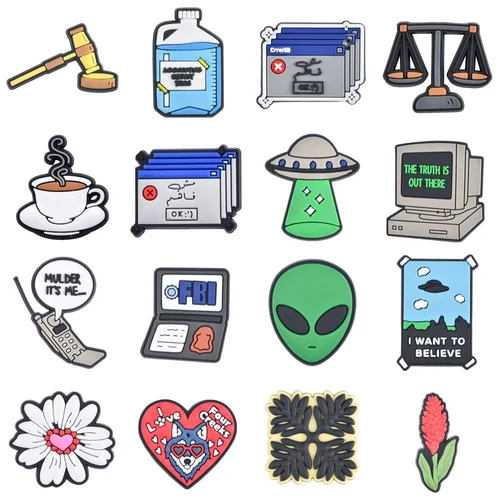 1 Uds. Amuletos de zapatos con dibujos divertidos de ordenador, OVNI extraterrestre, adornos de zapatos con flores y perros adorables, accesorios bonitos para hombres y mujeres, regalos