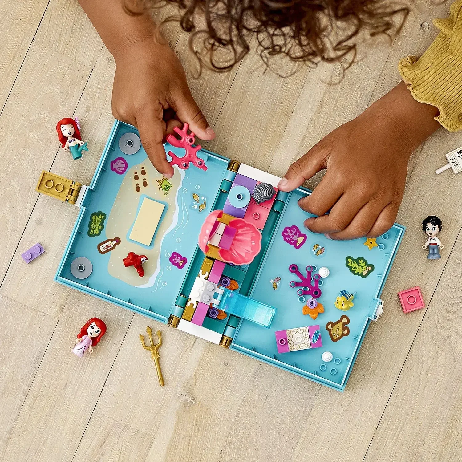 Disney princesa livro de histórias aventuras playset anna elsa portátil caso viagem montado blocos de construção brinquedo educativo das crianças