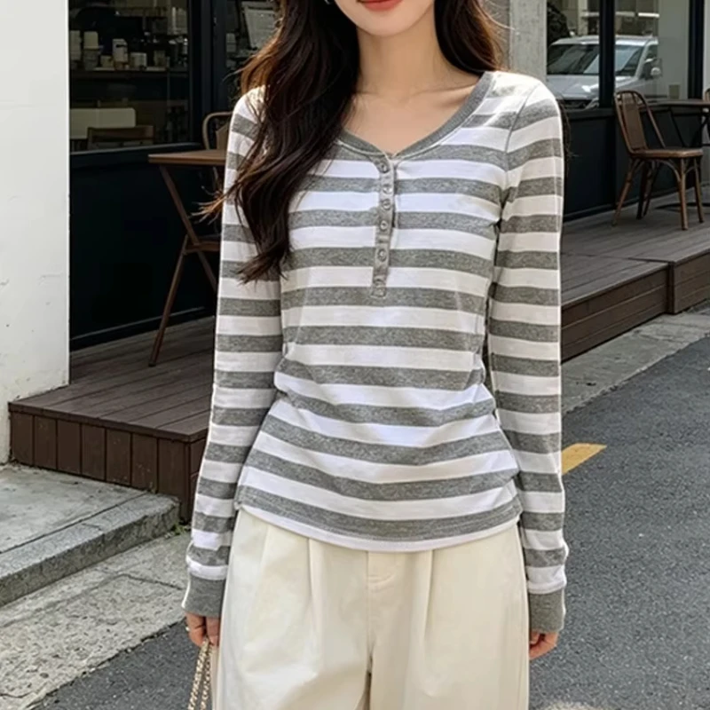 Harajuku Aesthetics Retro Striped V-neck Round  Button Long Sleeved T-shirt Individuality Slimming T-shirt