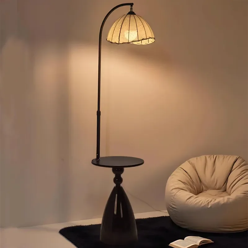 Modern Retro LED Floor Lamp American Study French Medieval Style Vertical Standing Light for Hotel Home Decor Fishing
