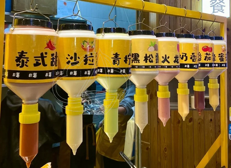 Hanging Squeeze Sauce Bottle Large Capacity Quantitative Dispenser for Ketchup Salad French Fry Shop Use