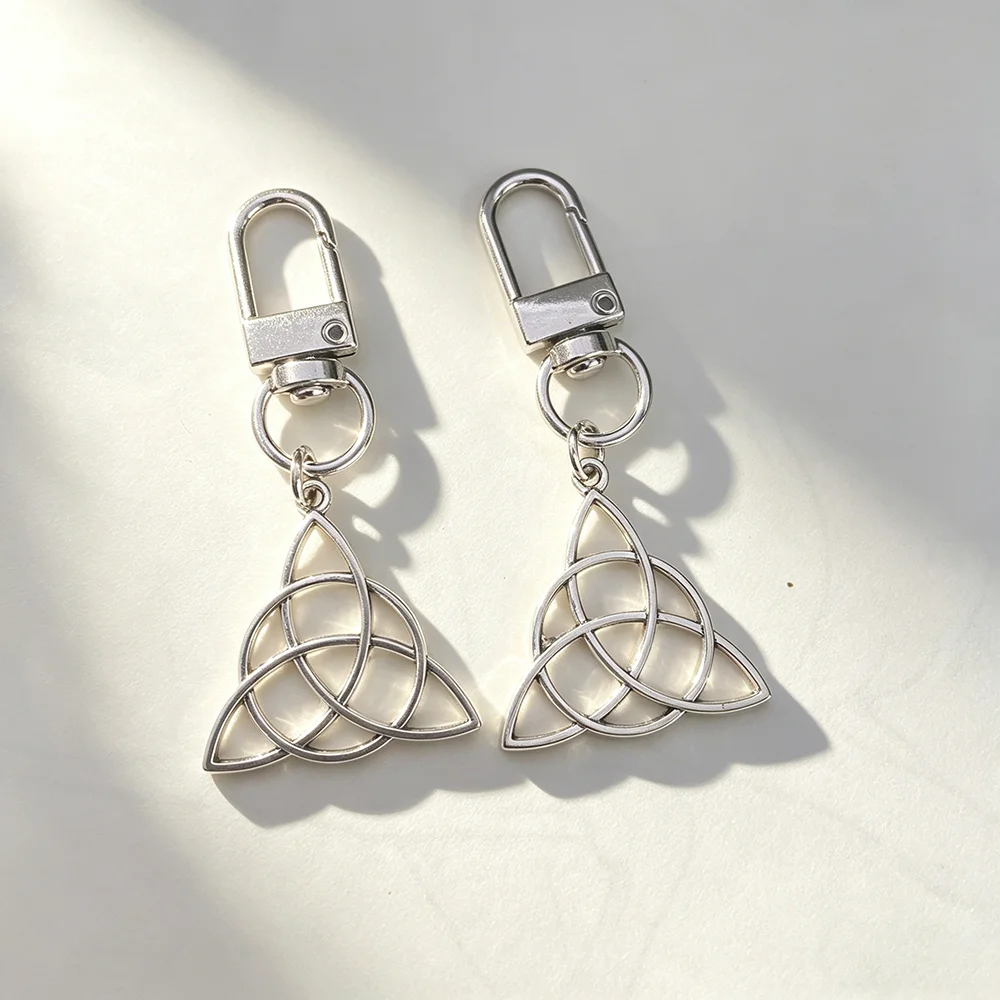 Vintage Heidnischer Dreifaltigkeitsknoten Schlüsselanhänger, Zinklegierung Keltischer Knoten Amulett Schlüsselring, Boho Taschenanhänger, Irischer Schmuck Geschenk – Detail 2