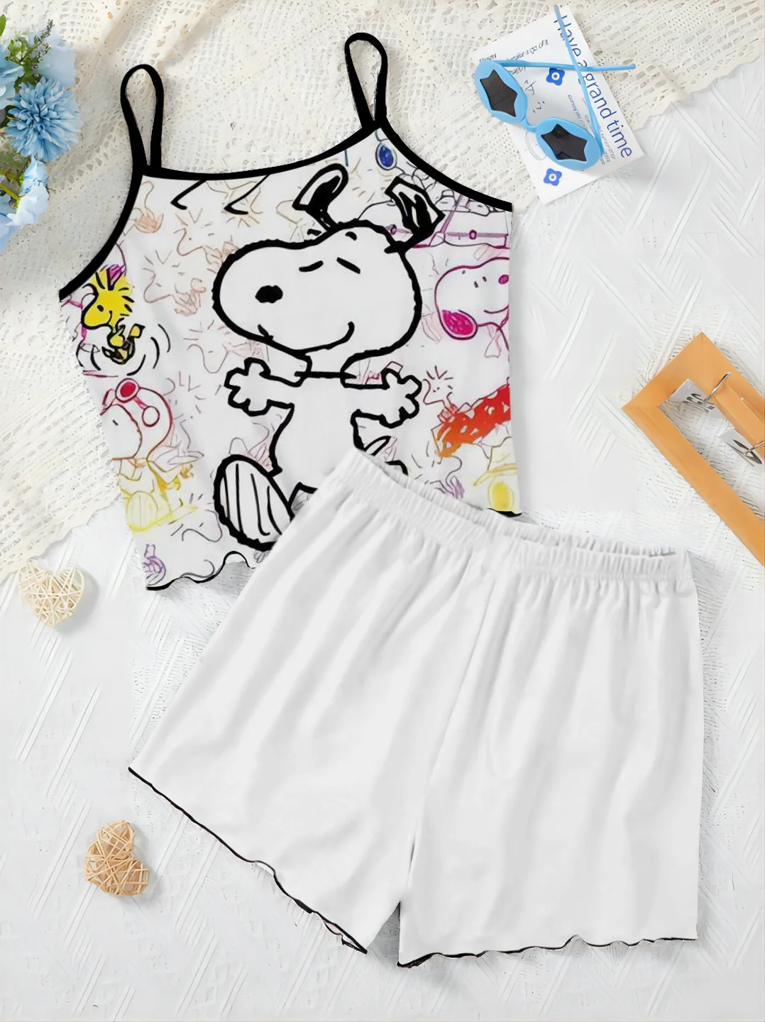 Conjunto elegante de duas peças para mulheres, vestido de deslizamento, camiseta, saia de pijama, Snoopy Top, guarnição de alface, calça curta e chique