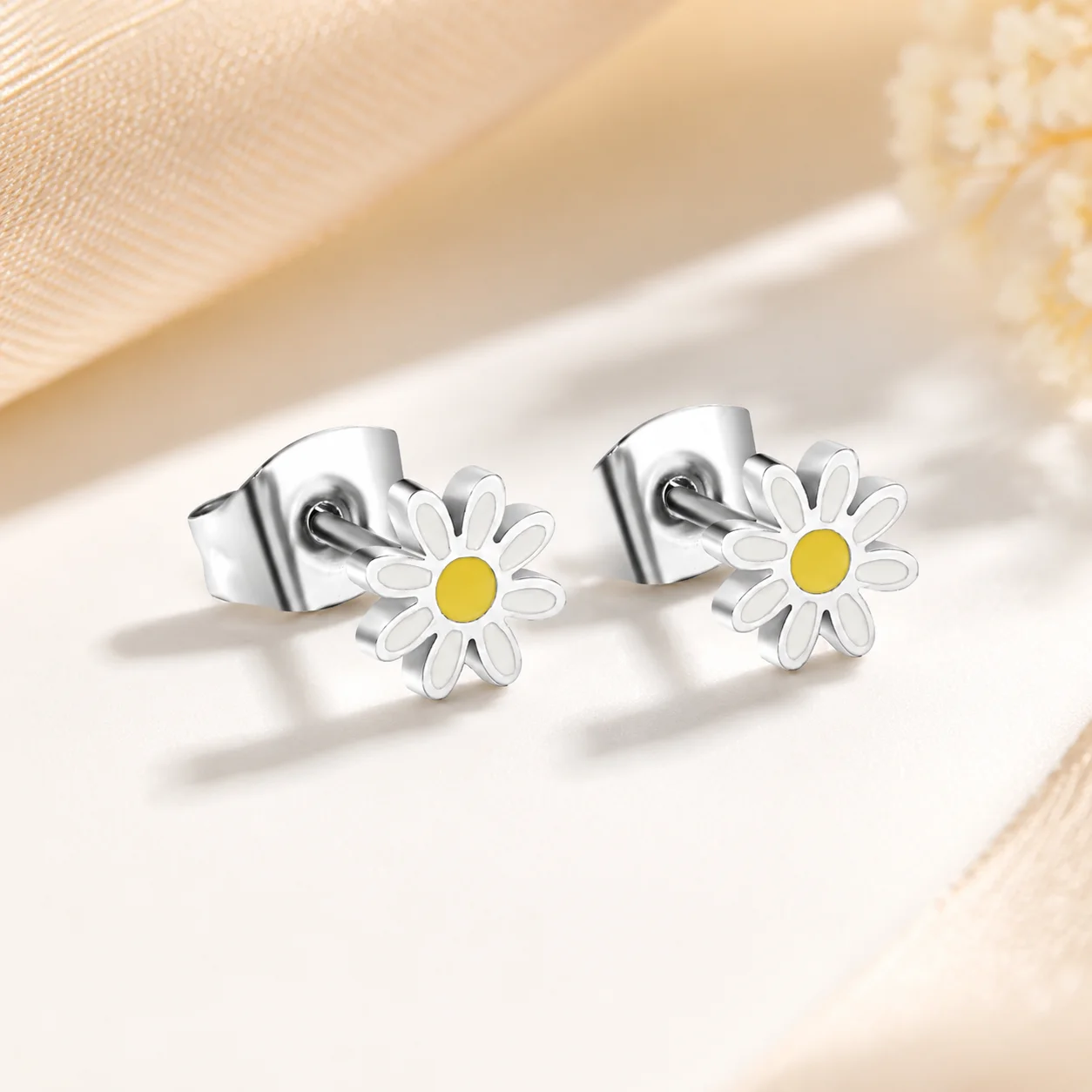 Small White Daisy Cut Stud Earrings Stainless Steel Dainty Sweet Ear Jewelry, Fashion Minimalist Versatile for Daily Wear