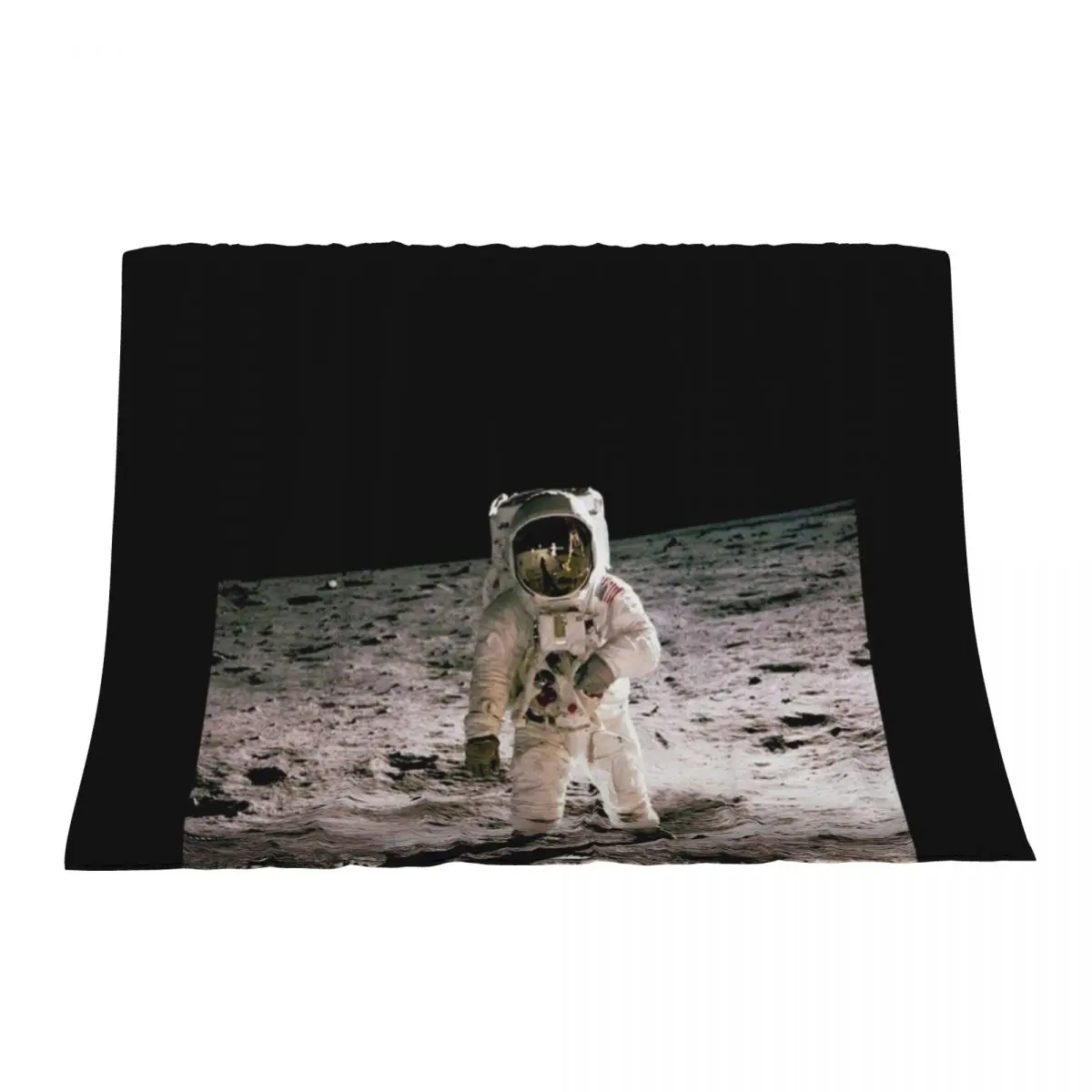 

Buzz Aldrin On The Moon Throw Blanket Retros Furrys christmas gifts Soft Big Blankets