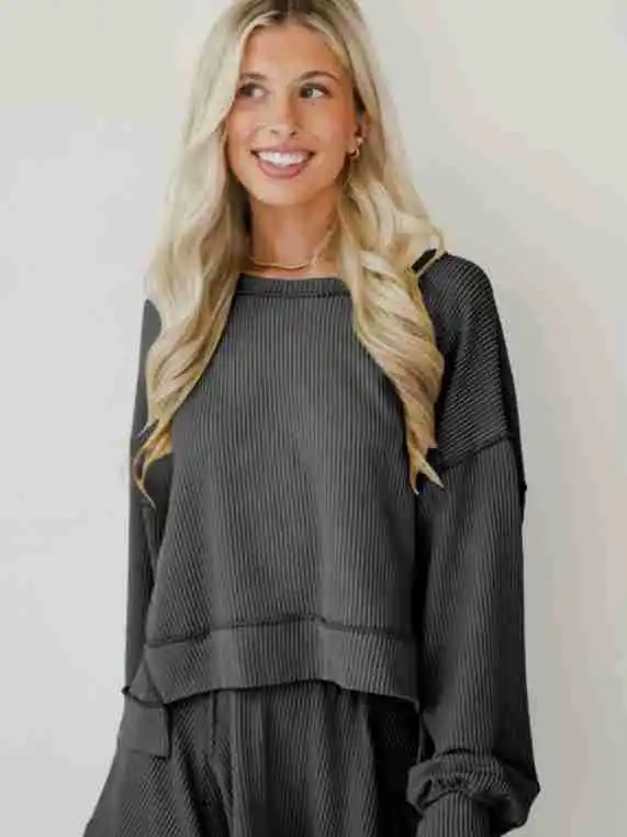 ชุดกระโปรงสั้นของผู้หญิงหลวมแฟชั่นหรูหราสลิมฟิตแขนยาวเอวสูงรอบคอกระโปรงมินิชุดสองชิ้น