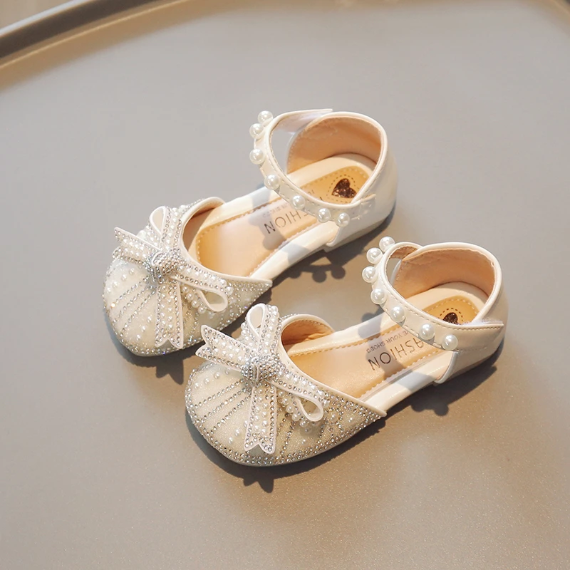 Sandales à nœud papillon perlé pour filles, chaussures de soirée de danse princesse, semelle souple, anti-ald, cristal, chaussures plates pour enfants, été, nouveau, 2023