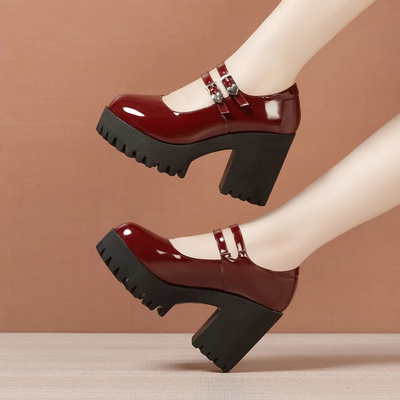 2025 خمر براءات الاختراع والجلود ماري جين المرأة أحذية منصة كتلة عالية الكعب الراحة مكتب نموذج أمي حذا فردي للسيدات