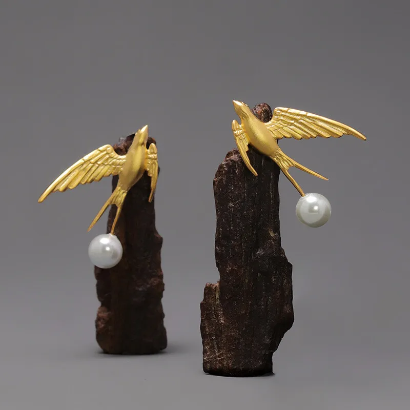 Amxiu  Original Design Cloud Travel Poet  Swallow With Shell Beads High-End Elegant Artistic Style Earrings