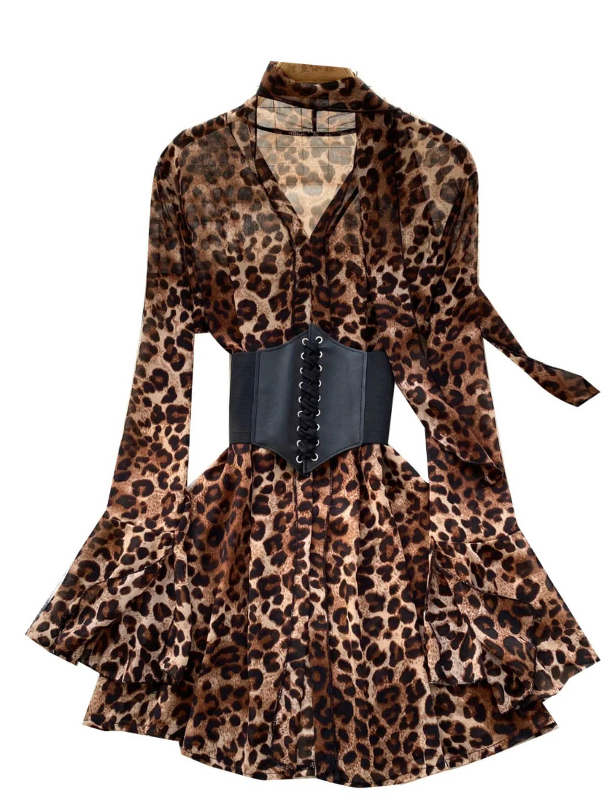 

Elegant sexy Chic halter leopard Midi dress Draw flare sleeve String pleated korean fashion High Street Summer women clothing