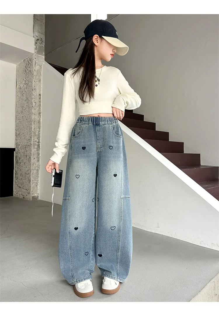 Stilvolle neue Frühlings-Kinder-Baggy-Jeans mit Herz-Stickerei für Teenager-Mädchen 5 6 8 10 11 12 13 14 Jahre Kinder Casual Denim-Hosen – Detail 7