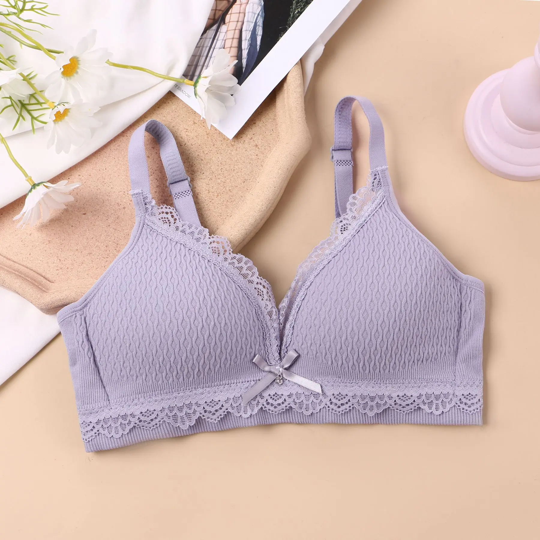 New Girls Underwear Women\'s No Steel Ring Bra Triangle Cup Bra Lace High School Students Girls Students AB Cup Bra Wireless Bra