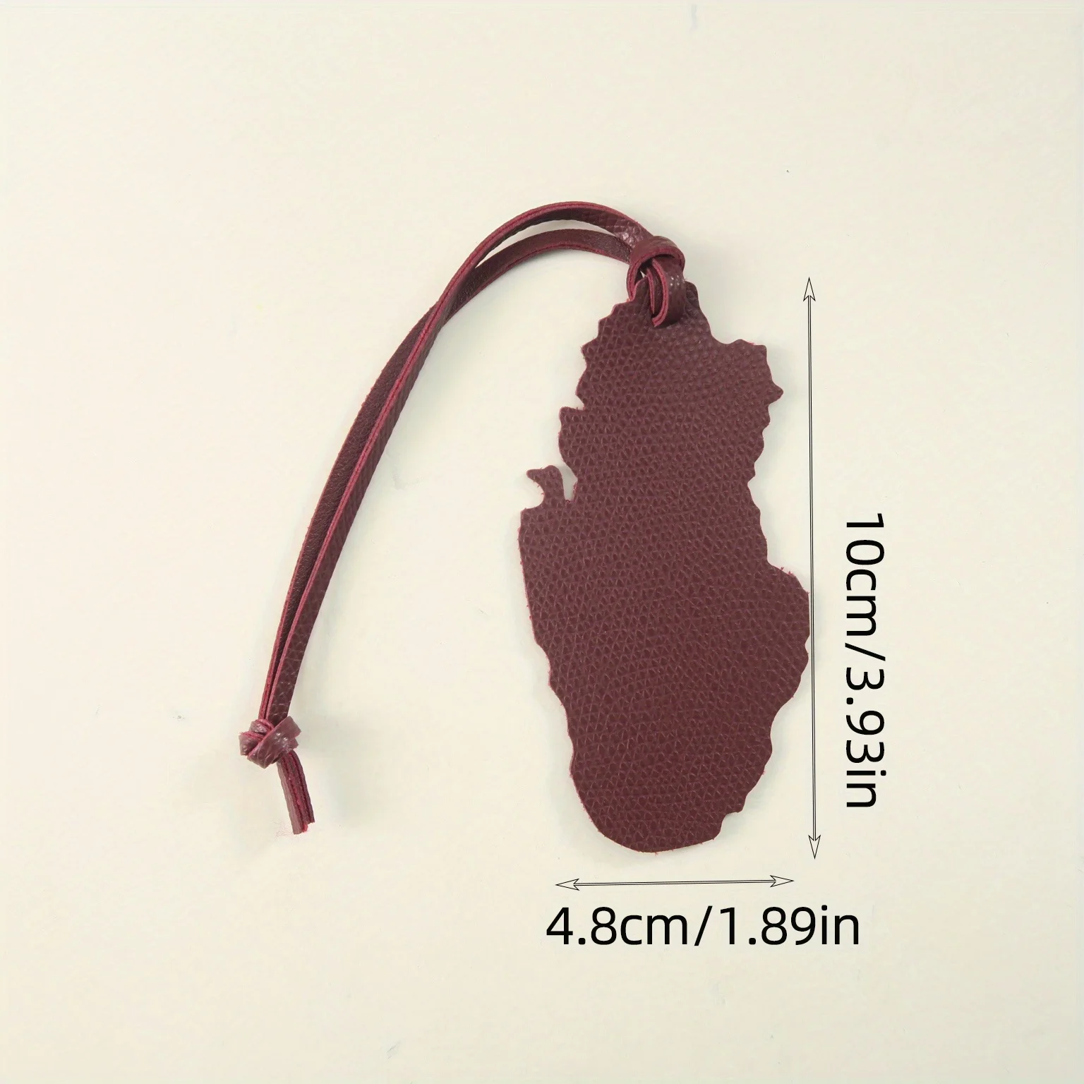 Qatar Map PU Leather Charm - Exquisite Car Pendant, Travel Souvenir Gift, Middle Eastern Style Travel Bag Accessory, Lightweight