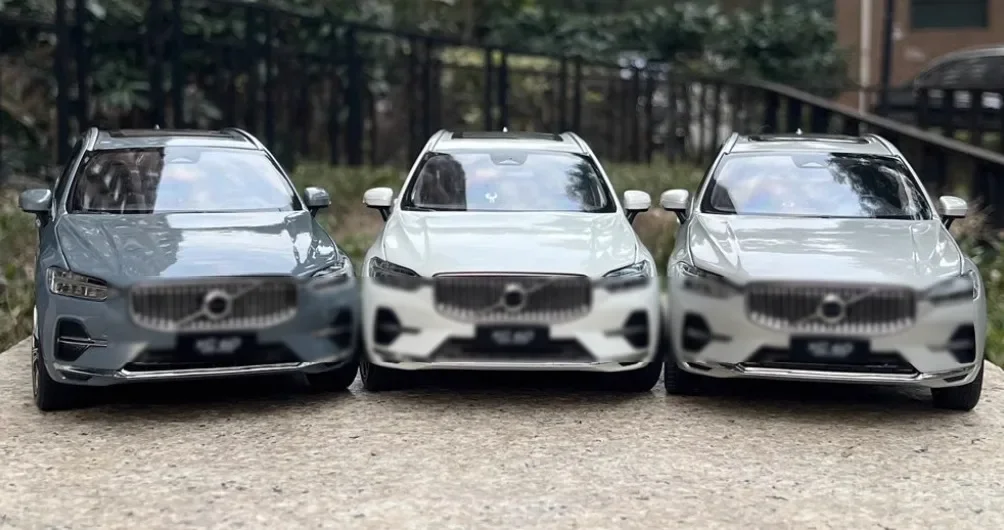 modellino-auto-in-scala-1-18-per-volvo-xc60-2022-bianco-argento-grigio-giocattolo-da-collezione-regalo-per-appassionati