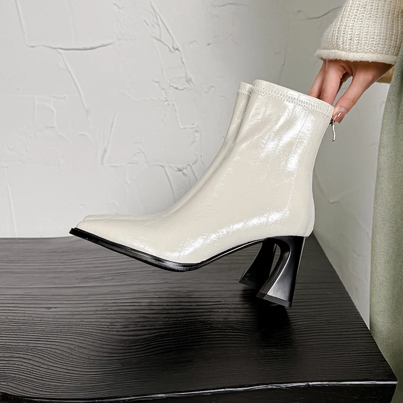 

2026 новые осенне-зимние женские ботильоны 22-24,5 см, узкие ботинки из микрофибры с квадратным носком и молнией сзади на толстом каблуке с тиснением камня