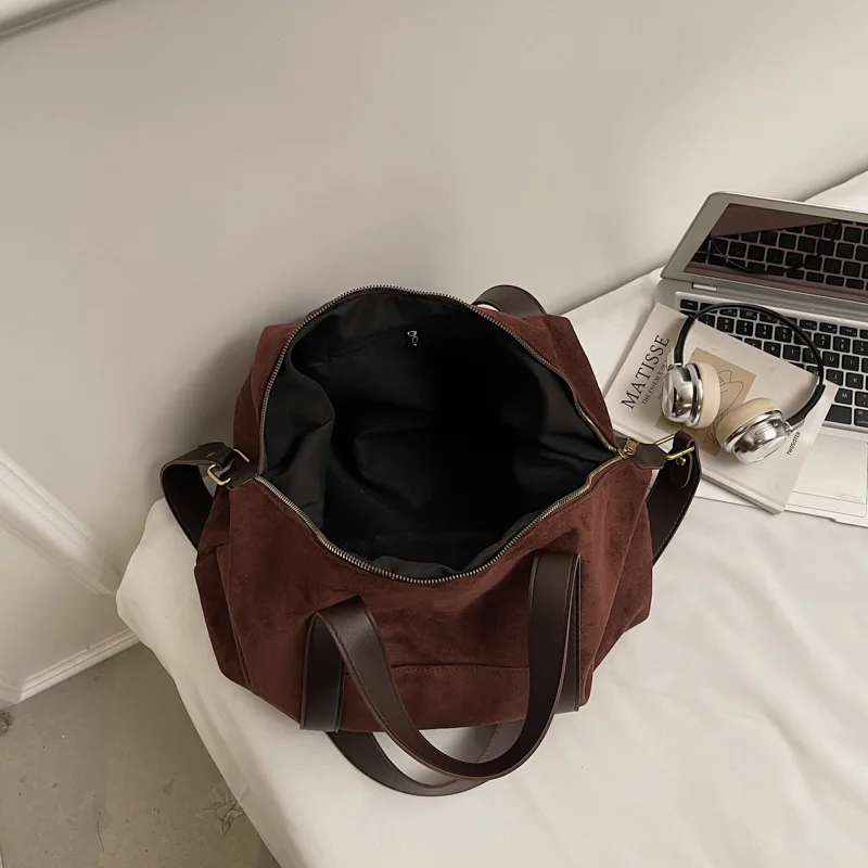 حقيبة يد جديدة للنساء حقائب كبيرة من جلد الغزال الصناعي حقائب كتف نسائية ذات سعة كبيرة حقيبة لياقة للسفر حقيبة بولسا بنية #4