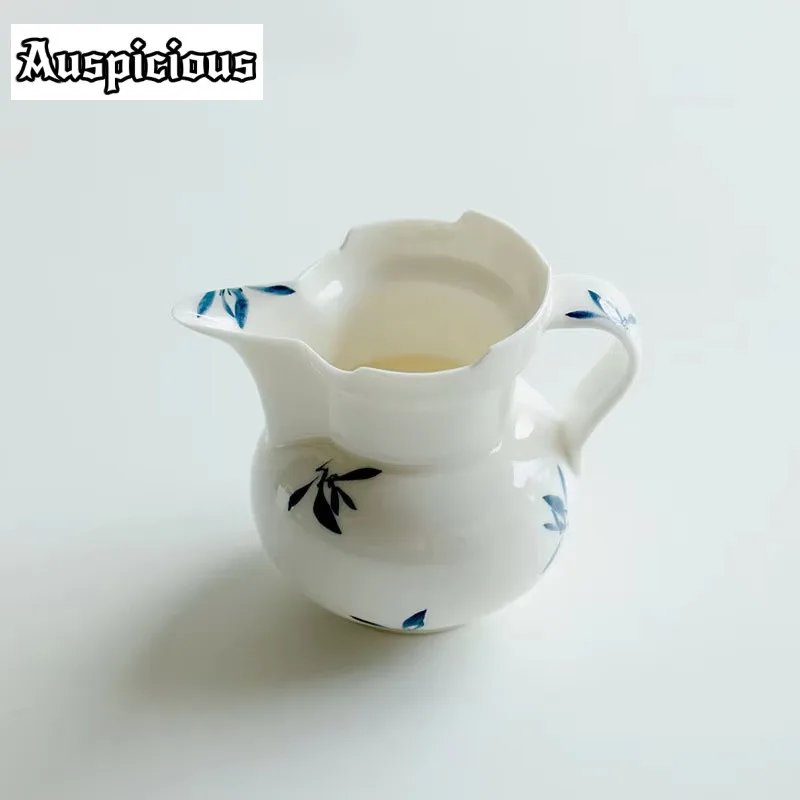 200ml Pure Hand-painted Butterfly Orchid Tea Pitcher Creative Monk Hat Justice Cup Divide Tea Ceramic Fair Cup Tea Set Chahai