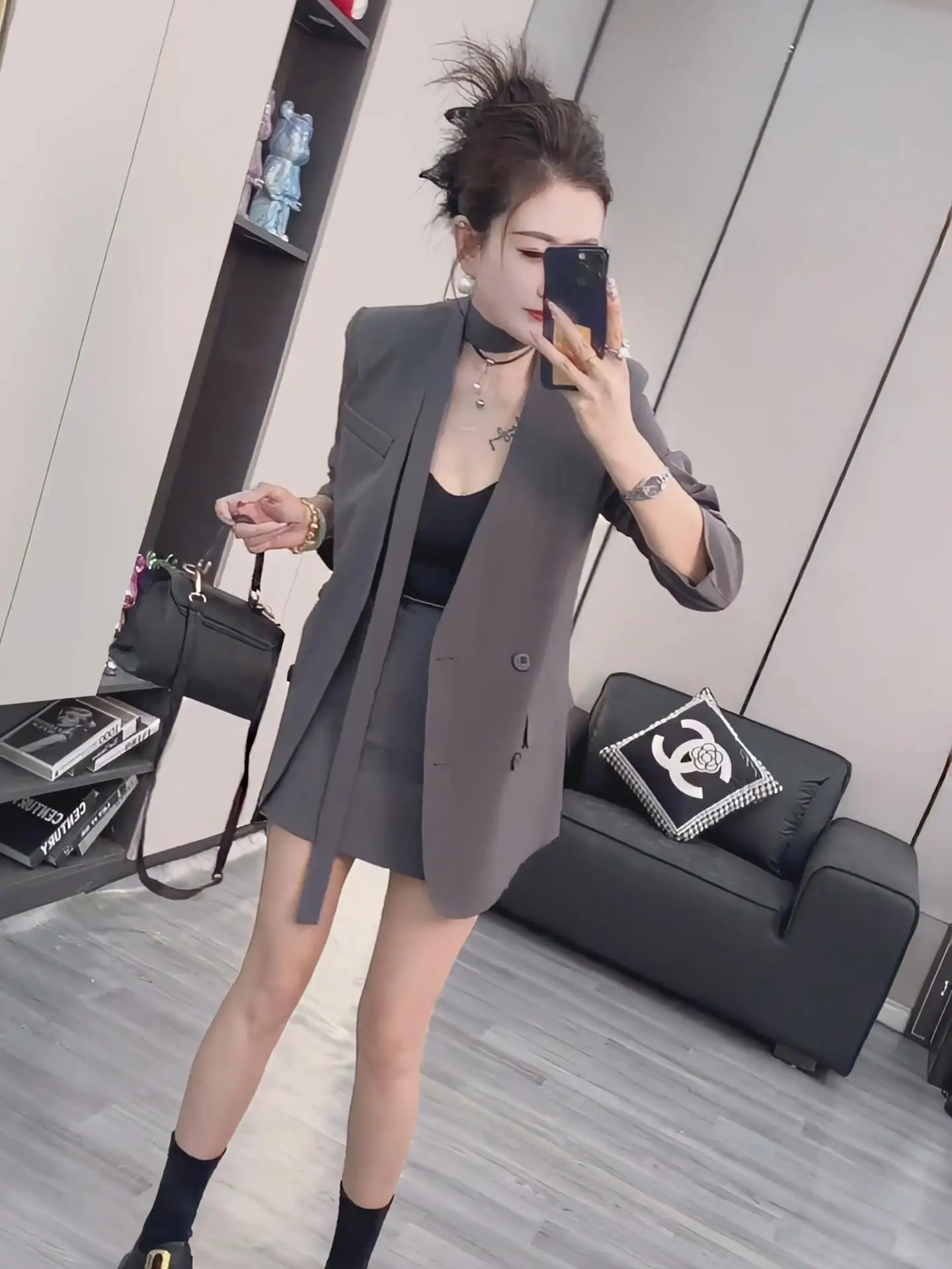 

ay Sa Suit Set Women's 2026 New Simple Sle Korean High-End Feeling ort Skirt Two-Piece Suit Vestibule Career Lady Suit