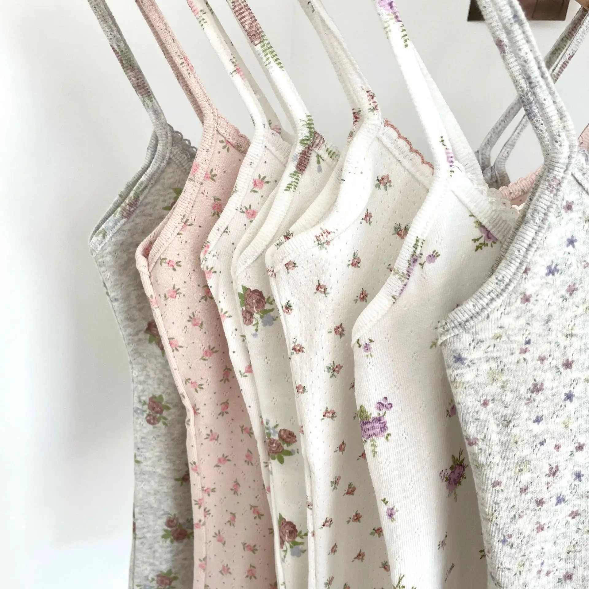 Blumendruck Schlankes Baumwoll-Camisole Damen Sommer Einfache Streetwear Ärmellose Westen Weiblich Niedlich Süß Preppy-Stil Tanktops Y2K