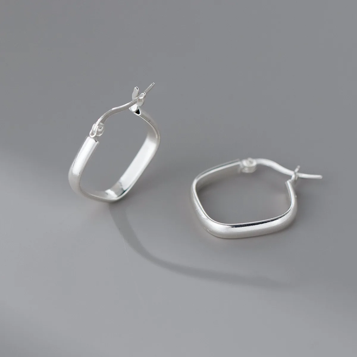 S925 Silver Geometric Square Ear Cuff Nickel Free Lead Safe Hypoallergenic Minimalist Wholesale Dainty Jewelry for Women view 4