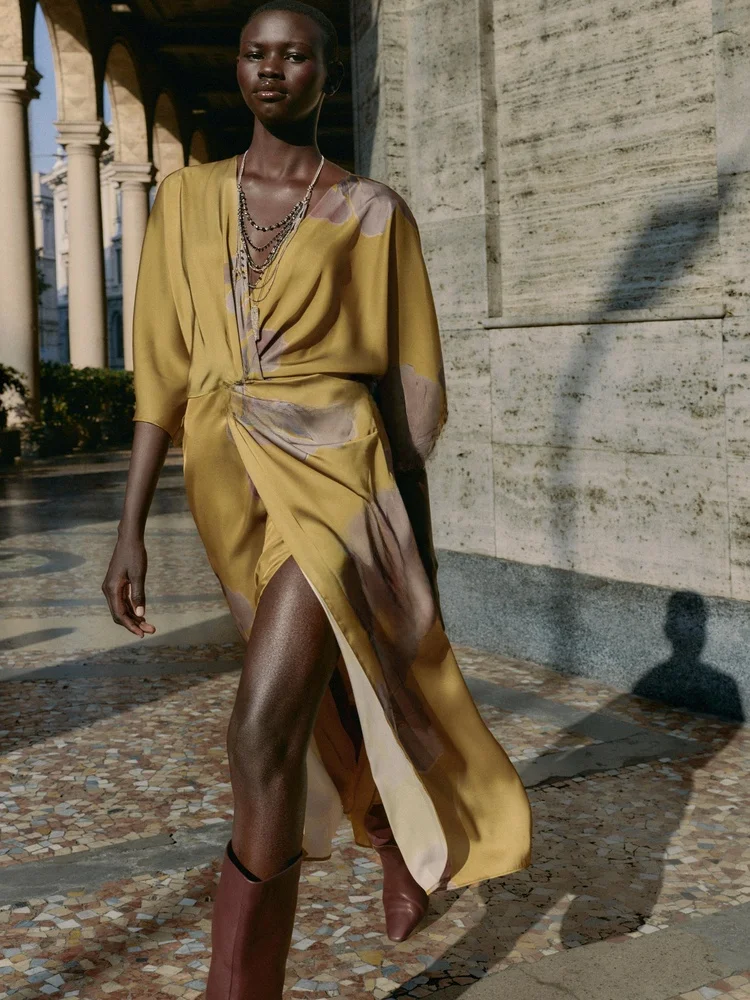 スイートエレ プリントシルクサテンミディ丈スカート 新作 秋2025 カジュアル スリーブAラインスカート セブンスヴェ Vネック イブニングドレス