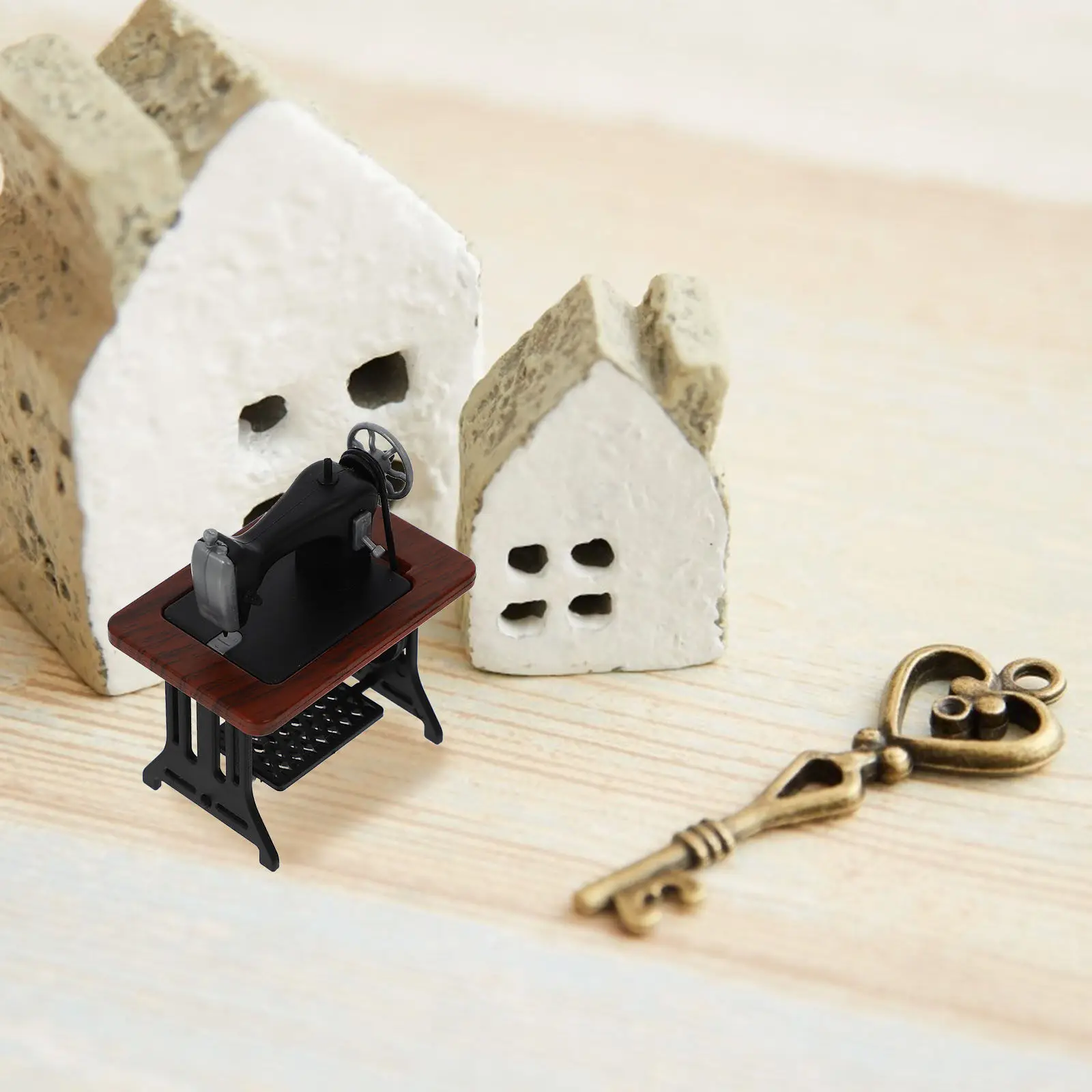 1Pcs Mini Home Accessory Sewing Machine Decor for Mini House DIY Decoration Tabletop Prop Small Space Desktop Ornament