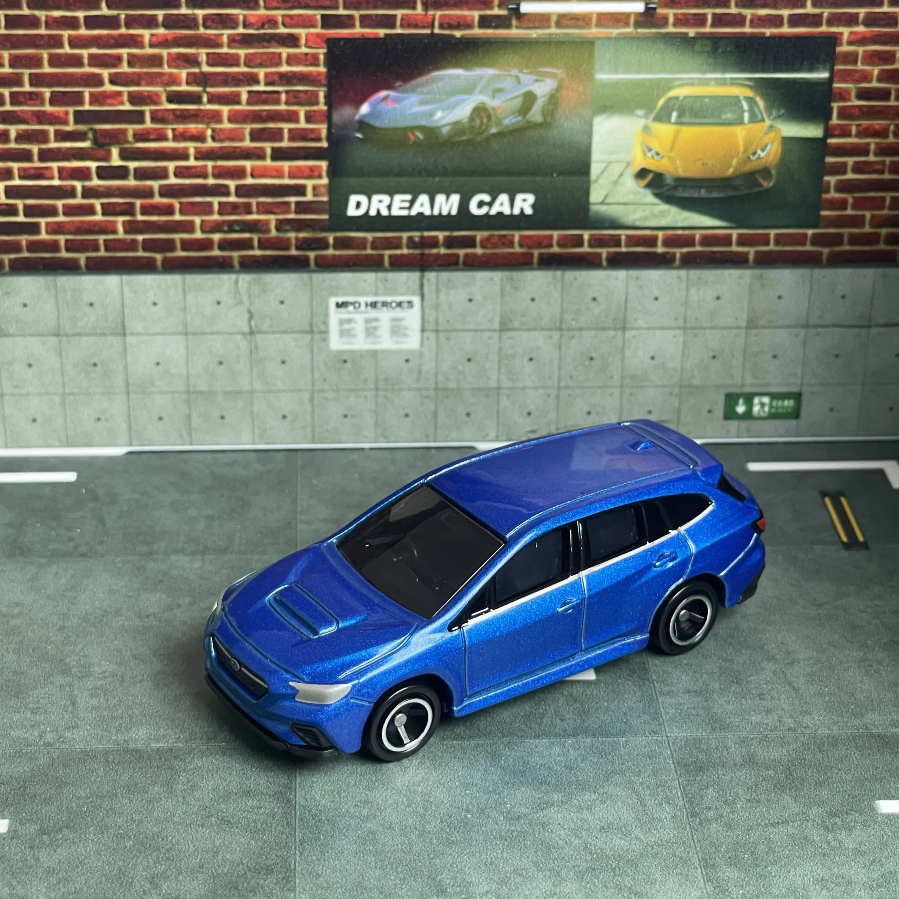 Takara Tomy Tomica # 59 Subaru Levorg JDM Diecast modello sportivo auto giocattolo per ragazzi e ragazze bambini