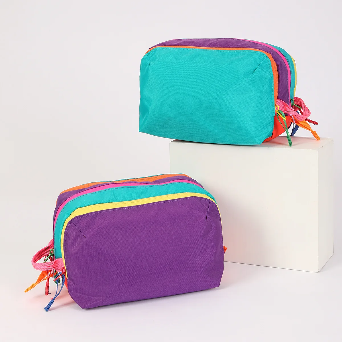 Große Kapazität Leichte Kosmetik- und Toilettenartikel-Reisetasche Dopamin-Farbige Reise-Schultertasche Wasserdichte Nylon-Toilettenartikel-Hängetasche – Detail 4