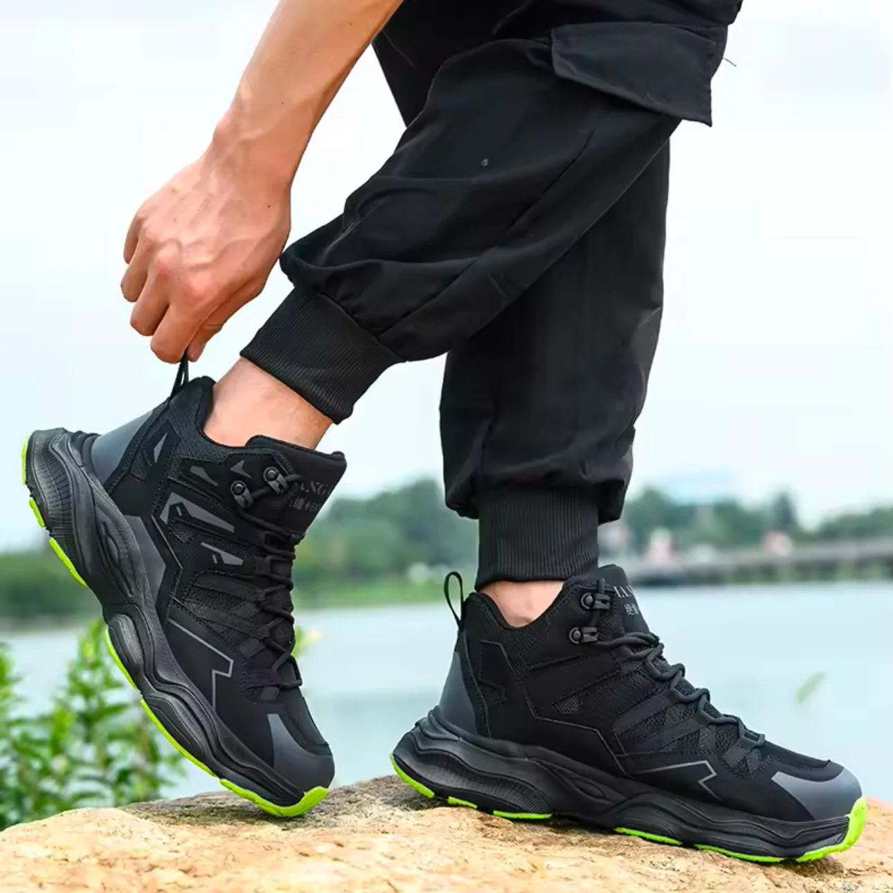 Slip Resistant Steel Toe Safety Boots Impact Protection Comfortable Durable Multi-Purpose Work Shoes