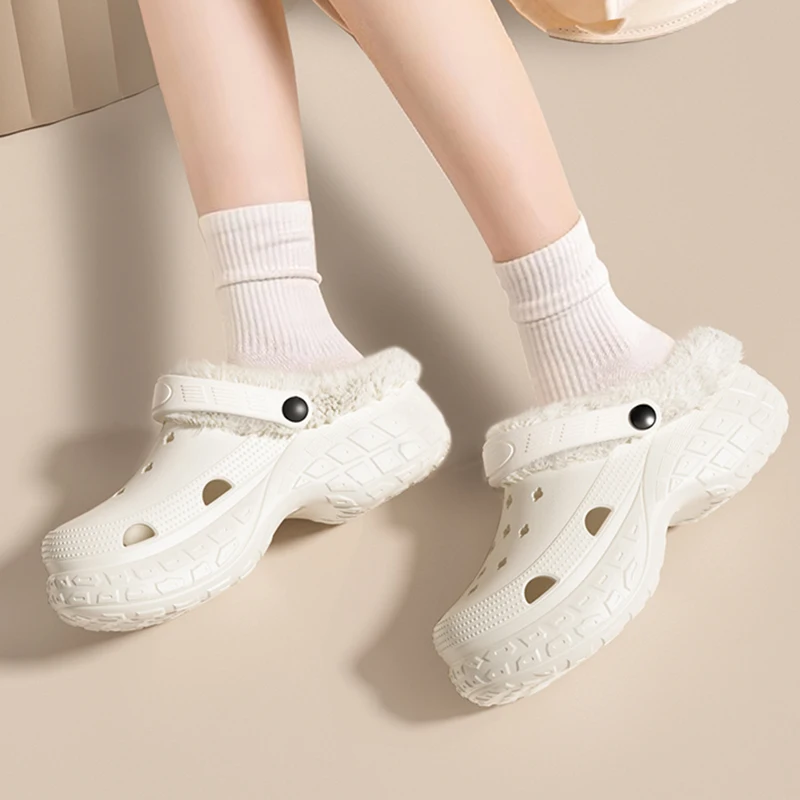 Winter Plush Lined Garden Shoes Women Hollow Out Design Platform Clogs Slippers Woman Comfy Thick Sole Home Cotton Slides Mujer